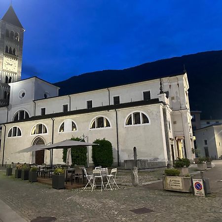 Flat In City Centre Tirano - 10 Minutes From Train Station Eksteriør billede
